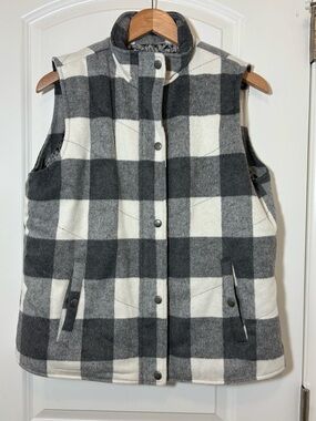 TS by thread and supply Women's Black & White Buffalo Plaid Quilted Vest